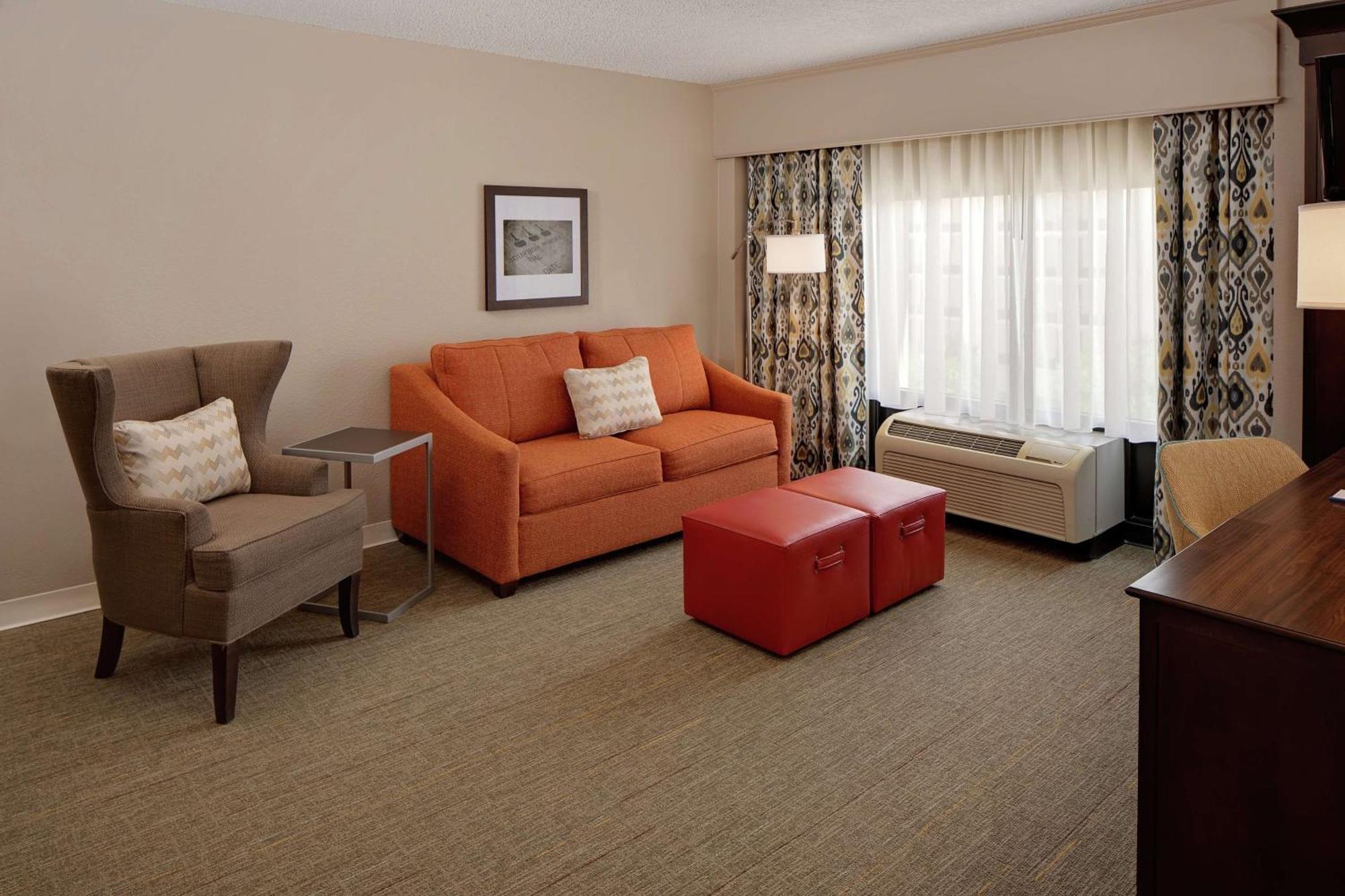 Hampton Inn Louisville Downtown Екстериор снимка