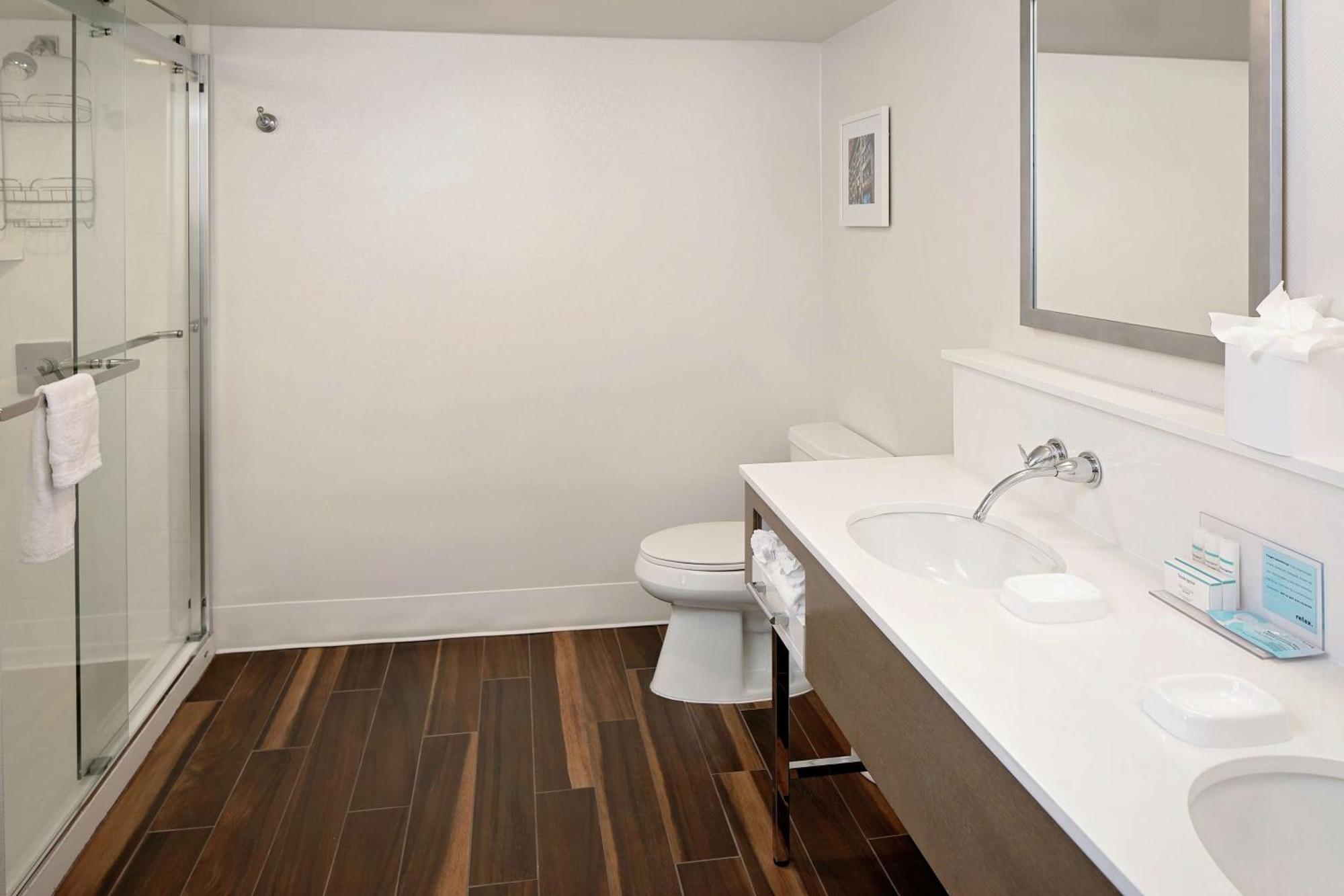 Hampton Inn Louisville Downtown Екстериор снимка