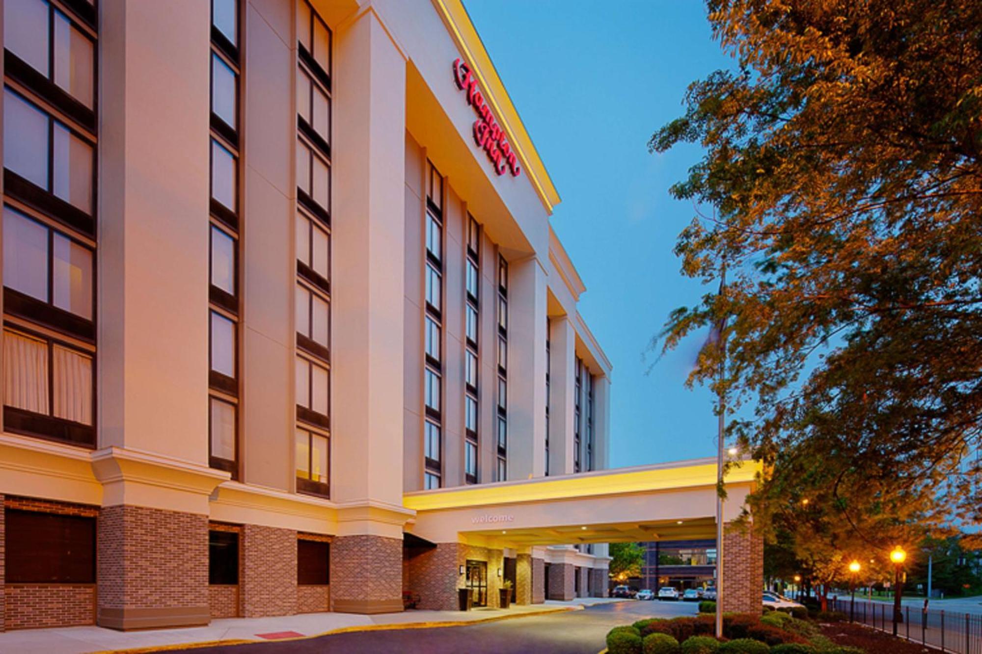 Hampton Inn Louisville Downtown Екстериор снимка