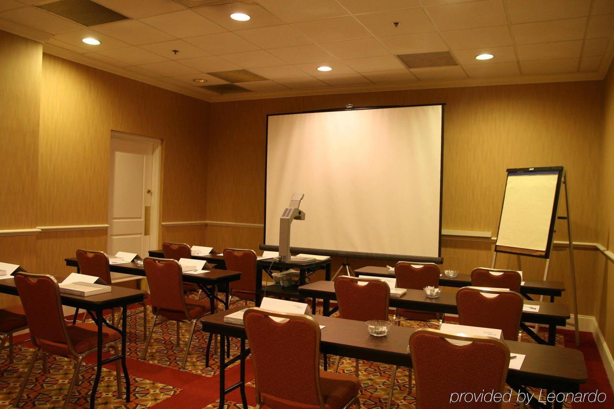 Hampton Inn Louisville Downtown Съоръжения снимка